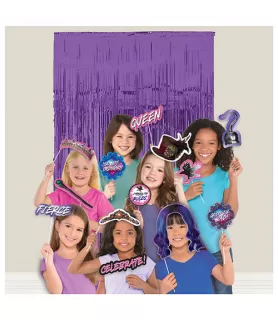 Descendants 3 Foil Curtain w/ Photo Props (21pc)