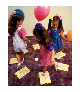 Looney Tunes Vintage 1997 'Totally Tweety' Cake Walk Game (8ct)